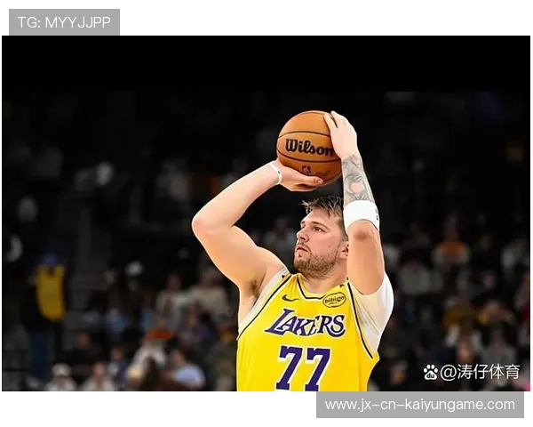 东契奇远投命中，独行侠完成关键拉分